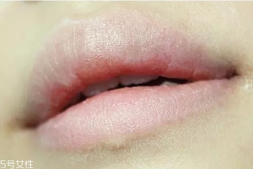 煙熏妝攻略，教你點(diǎn)不一樣的