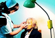 白內(nèi)障可以治愈嗎?眼藥水當(dāng)做保養(yǎng)品險些失明