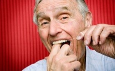 牙膏是經(jīng)常換好還是不換好 牙膏為什么不能一直用同一種
