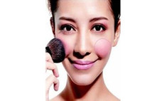腮紅飛粉跟刷子有關(guān)系嗎 腮紅飛粉怎么補救