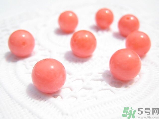 冬季化妝用什么唇色？唇色就用珊瑚色