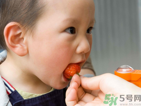 寶寶多大能吃草莓?寶寶幾歲才可以吃草莓?