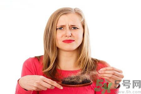 女性掉頭發(fā)很厲害是什么原因？掉頭發(fā)怎么辦？