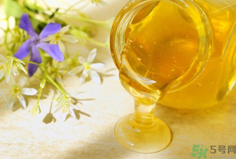 寶寶能吃蜂蜜嗎？怎么給寶寶吃蜂蜜才好？