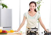 更年期吃什么食物調(diào)理最好？更年期要補充雌激素嗎？