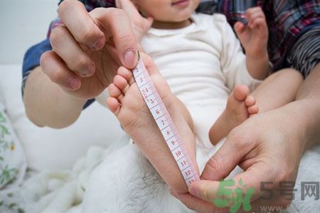 寶寶第一雙鞋有啥講究？寶寶學步鞋怎么選