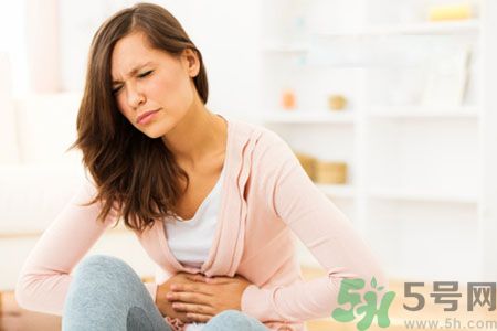 月經(jīng)不舒服怎么辦？幫助女友調(diào)理月經(jīng)不適的好方法