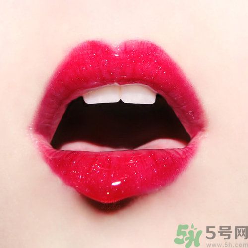 春天嘴唇干裂脫皮怎么辦？嘴唇為什么會脫皮？