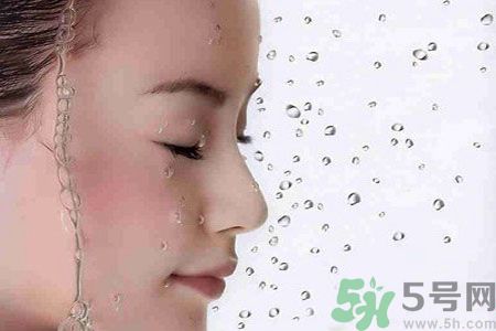 皮膚起皮怎么辦？皮膚起皮用什么護(hù)膚品？