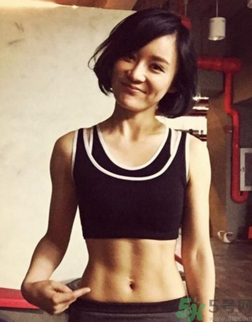 馬甲線是什么意思啊？馬甲線是什么樣子的？