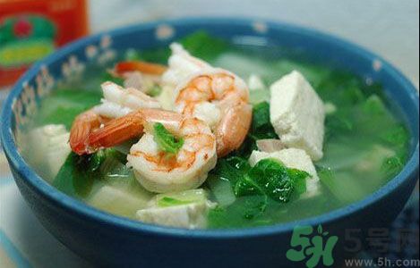 菠菜可以喝豆腐一起吃嗎？菠菜可以喝蝦一起吃嗎？