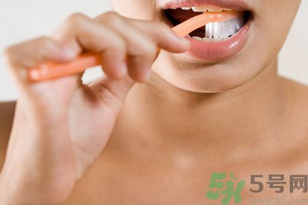 牙齦出血是怎么回事？牙齦出血怎么辦？
