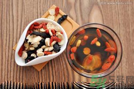 月經(jīng)有血塊是怎么回事？月經(jīng)有血塊怎么調(diào)理？