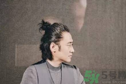 明星花式丸子頭引潮流 波叔這么萌你不愛嗎？