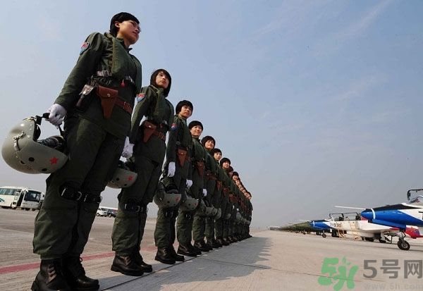 公交車遇到色狼怎么辦？防色狼手冊教你一招搞定！