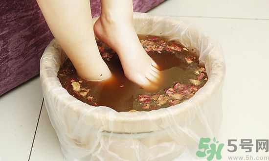 泡腳有什么好處？泡腳有什么禁忌？