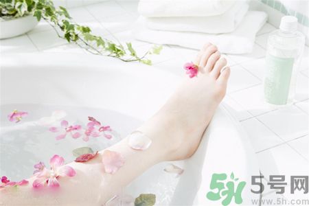 經期可以洗澡嗎？經期可以洗頭嗎？