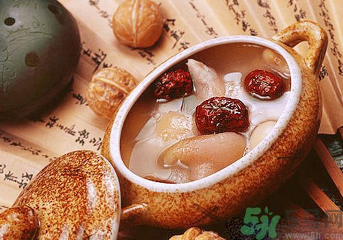 貧血吃什么補(bǔ)血？貧血吃阿膠好嗎？