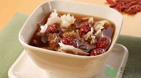 貧血吃什么補(bǔ)血？貧血吃阿膠好嗎？