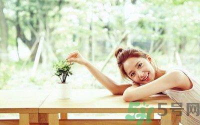 皮膚暗黃是缺水嗎？肌膚補(bǔ)水怎么補(bǔ)？