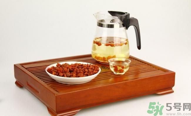 枸杞干吃好還是泡水好？枸杞怎么吃效果最好？