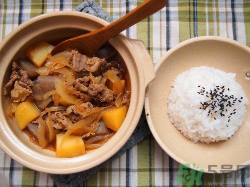土豆絲和土豆片哪個更好吃？土豆片可以炒什么？