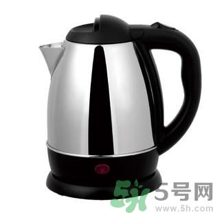 用電水壺燒水喝人會變笨嗎？電水壺燒水好不好？