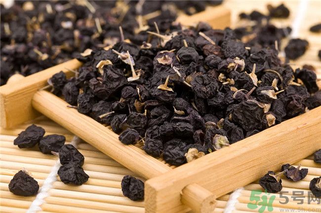 黑枸杞有什么功效？黑枸杞的好處有哪些？
