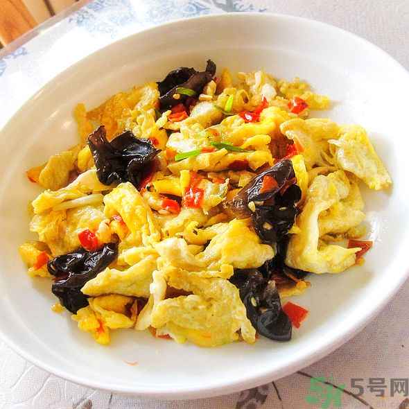 黑木耳炒雞蛋怎么做？黑木耳炒雞蛋怎么做最好吃？