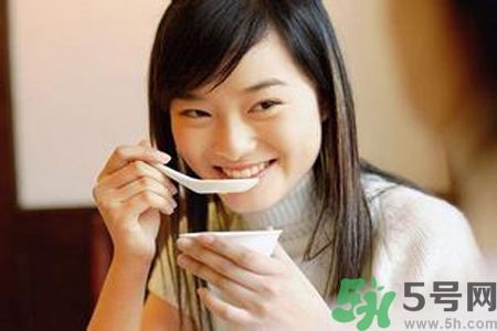 胃潰瘍吃什么食物好？調(diào)理胃潰瘍的方法有哪些？