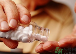 胃潰瘍的早期癥狀有哪些？胃潰瘍的癥狀有哪些？