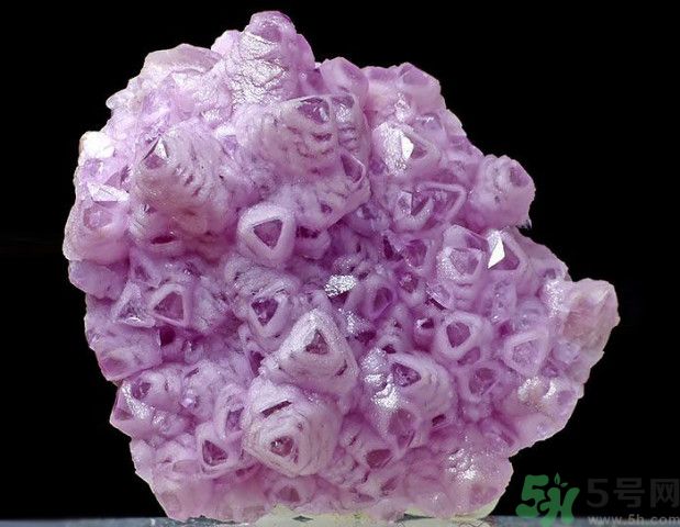 三生石是真的嗎？三生石能保佑姻緣嗎？