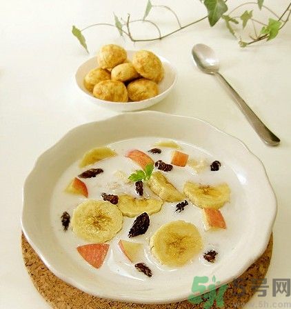 牛奶能和獼猴桃一起吃嗎？牛奶不能和什么一起吃？