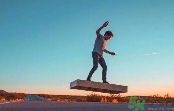 Hoverboard懸浮滑板國內(nèi)多少錢？懸浮滑板在哪可以買？