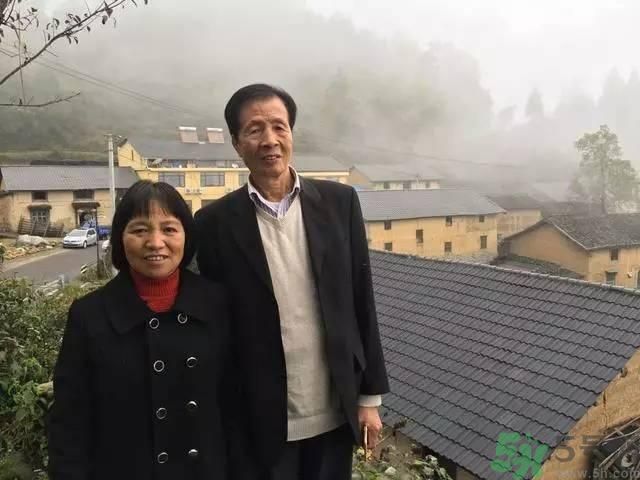 浙江富翁棄億萬(wàn)資產(chǎn)與農(nóng)婦結(jié)婚  怎樣追求真愛才好？