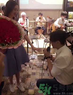 朱孝天向女友求婚 求婚鉆戒幾克拉？