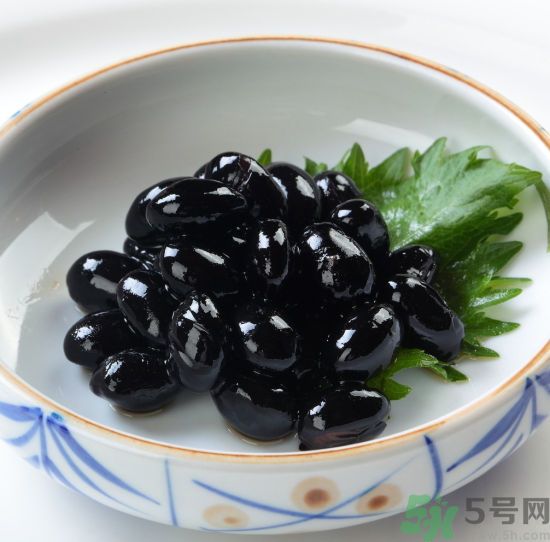 黑豆要泡多久才會軟？黑豆要越泡越久嗎？