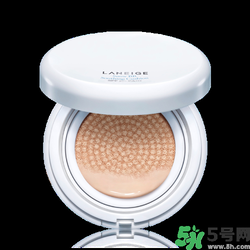 蘭芝氣墊bb13號(hào)跟21號(hào)哪個(gè)更白？蘭芝氣墊bb色差大嗎？