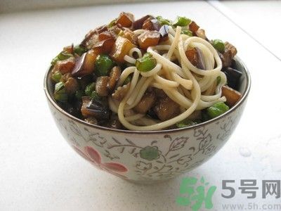 茄子肉丁打鹵面怎么做？茄子肉丁打鹵面好吃嗎？