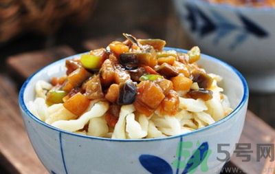 茄子肉丁打鹵面怎么做？茄子肉丁打鹵面好吃嗎？