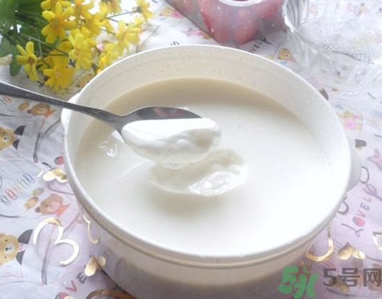 每天喝檸檬水可以排毒嗎？和檸檬水好不好？