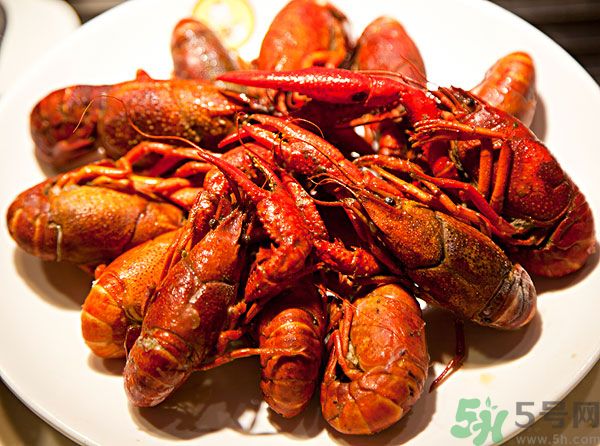 油燜大蝦蝦皮能吃嗎？油燜大蝦能全部吃掉嗎？