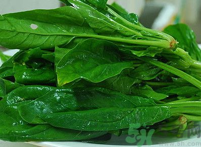 菠菜和豆腐能一起吃嗎？菠菜和豆腐一起吃會得腎結(jié)石嗎？