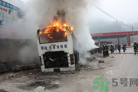 加油過滿汽車起火是怎么回事？汽車加油要注意什么？