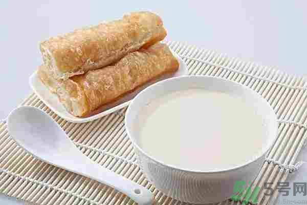 早餐吃面還是包子比較好？早餐吃包子和面健康嗎？