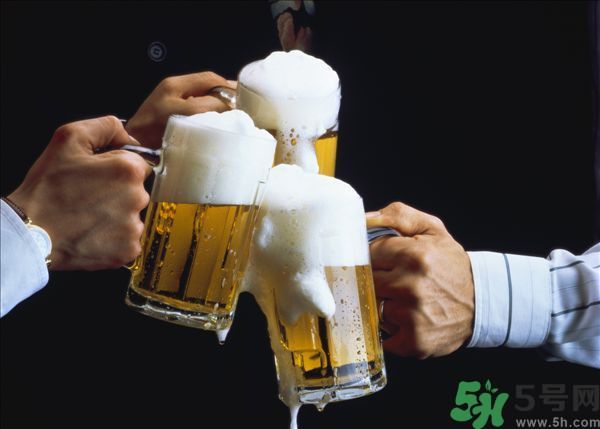 喝酒怎樣才能不傷身？飲酒要注意些什么？