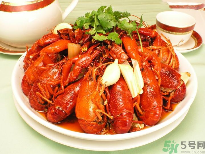 吃海鮮能喝啤酒嗎？吃海鮮為什么不能喝啤酒？