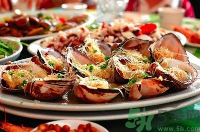 吃海鮮能喝啤酒嗎？吃海鮮為什么不能喝啤酒？