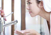 洗臉用冷水還是熱水好？用冷水洗臉好不好？