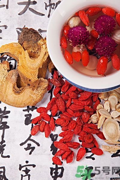枸杞可以長時間燉煮嗎？枸杞有什么功效？